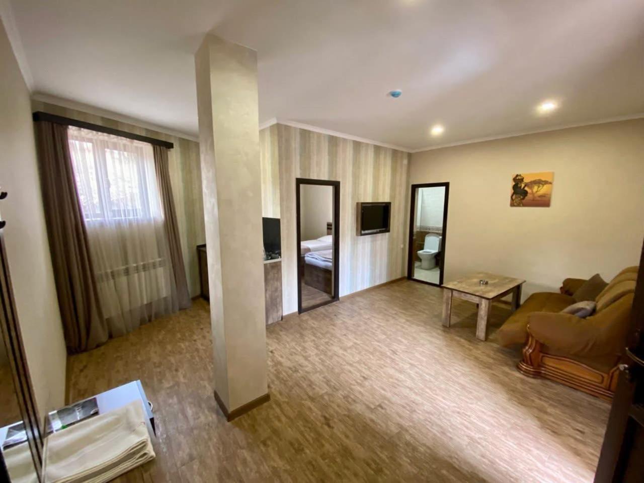 Tsaghkadzor Inn Hotel ภายนอก รูปภาพ