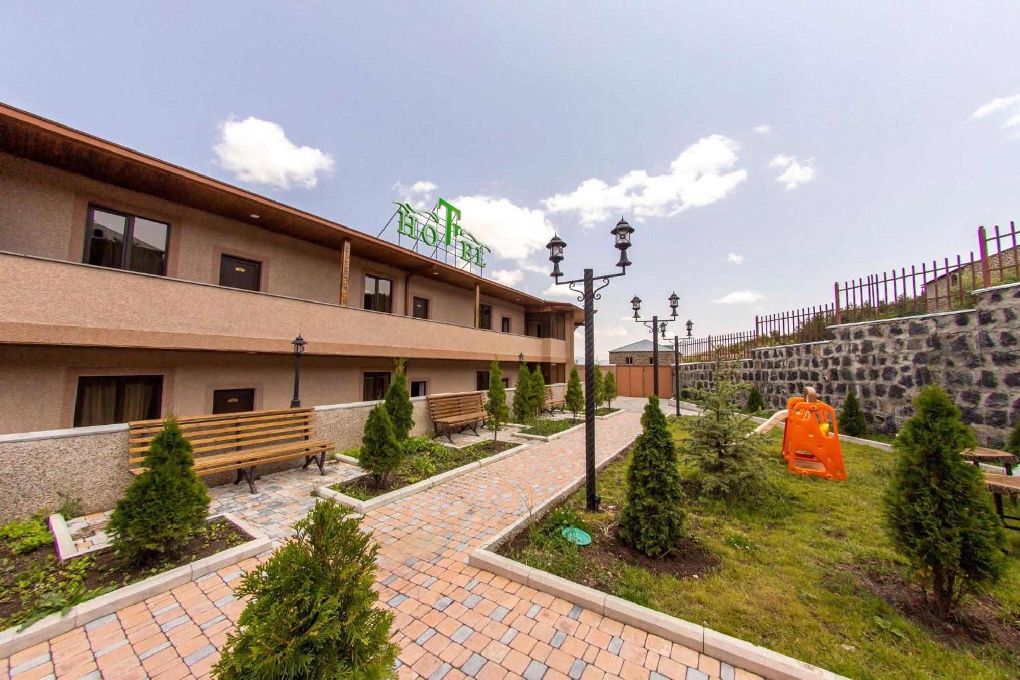 Tsaghkadzor Inn Hotel ภายนอก รูปภาพ